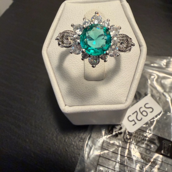 NEW 925 sterling silver  Moissnate ring size 8 - Picture 3 of 7